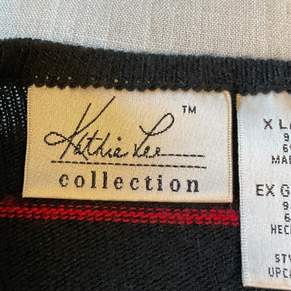 Chic Women's Cardigan - Black, Red, Gold Stripes - Picture 5 of 7